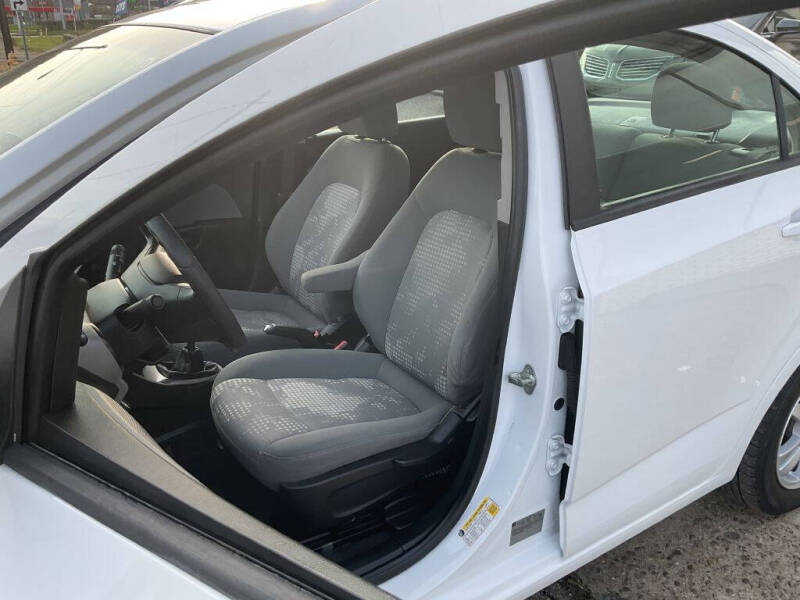 2012 Chevrolet Sonic LS