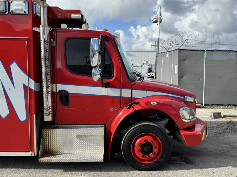2016 Freightliner M2 106