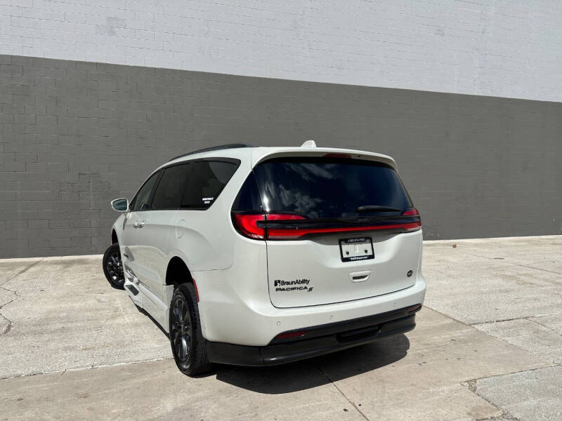 2021 Chrysler Pacifica Touring L