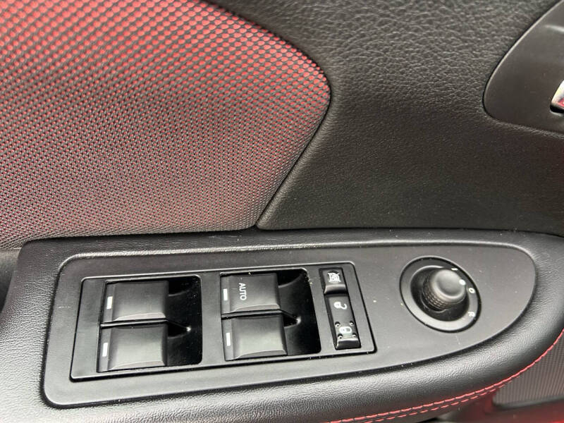 2012 Dodge Avenger SXT Plus