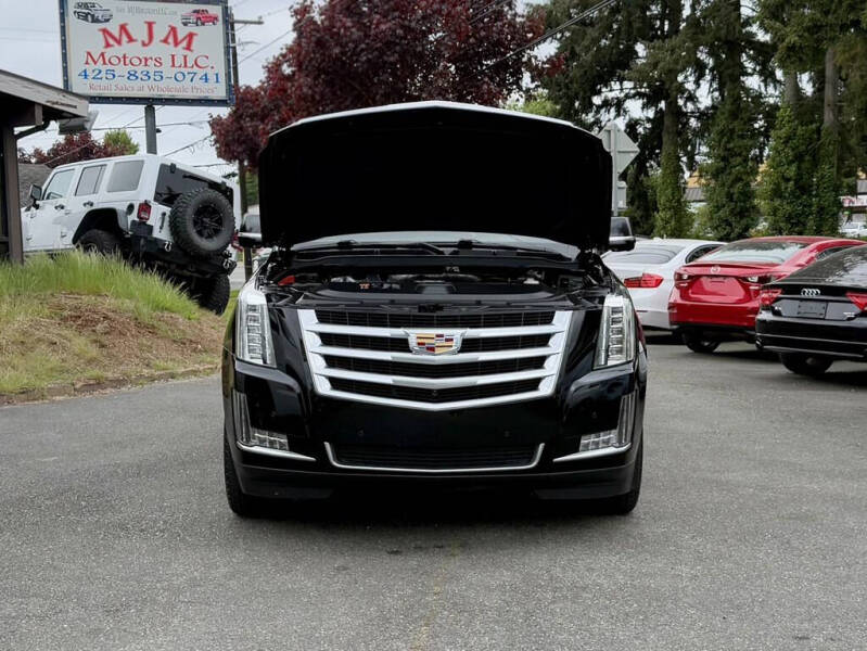 2016 Cadillac Escalade Luxury Collection