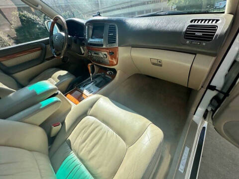 2004 Lexus LX 470