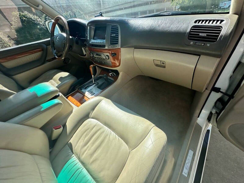 2004 Lexus LX 470