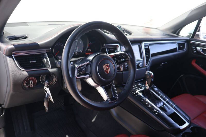2015 Porsche Macan S