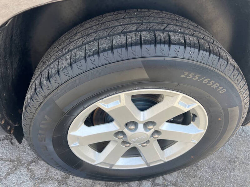 2013 GMC Acadia SLE-2