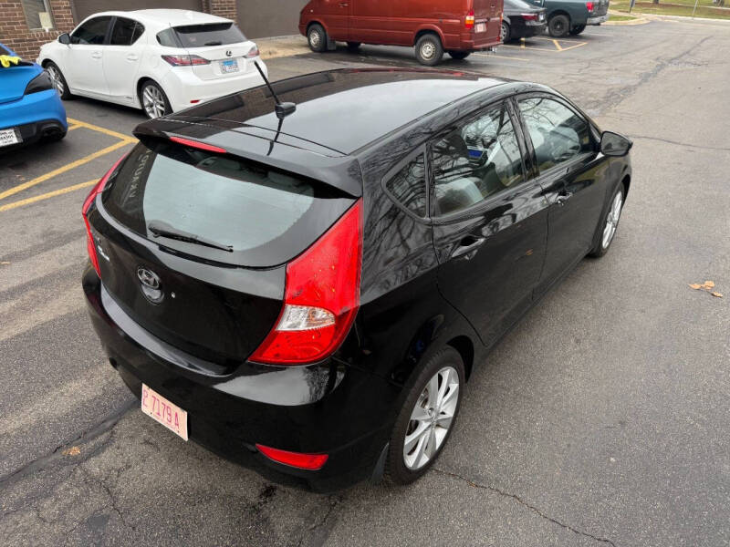 2014 Hyundai Accent SE