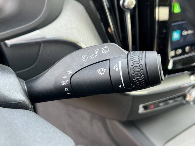 2025 Volvo XC60 B5 Plus Dark Theme