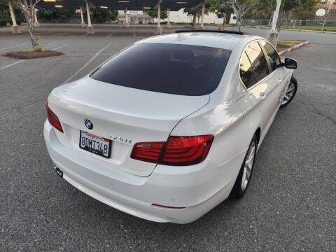 2012 BMW 5 Series 528i