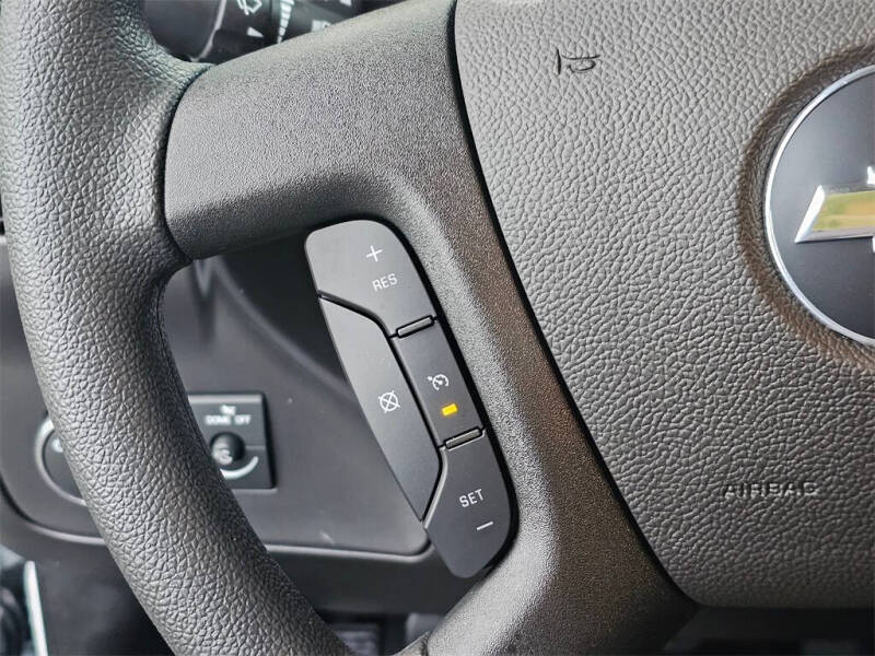 2025 Chevrolet Express 3500