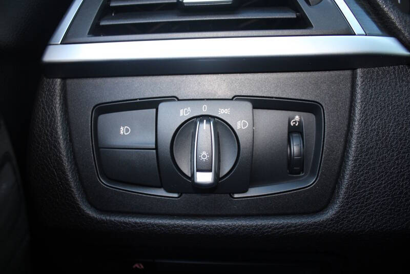 2018 BMW 3 Series 320i xDrive