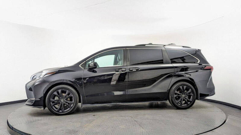 2022 Toyota Sienna XSE 7-Passenger
