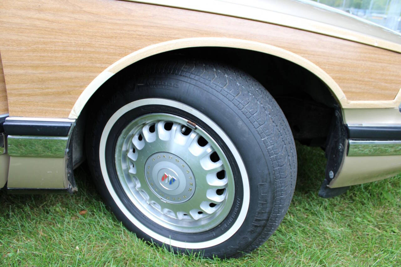 1996 Buick Roadmaster 34