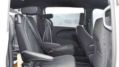 2024 Chrysler Pacifica Touring