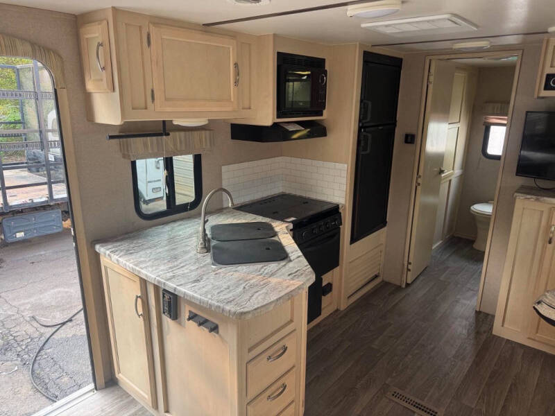2019 Winnebago Minnie 2201