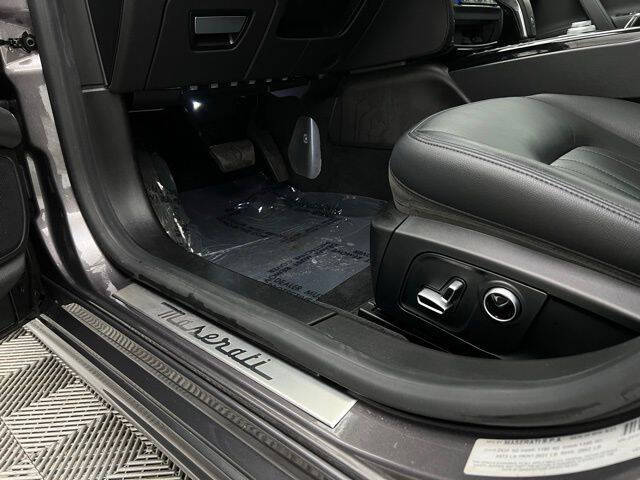 2022 Maserati Ghibli Modena Q4