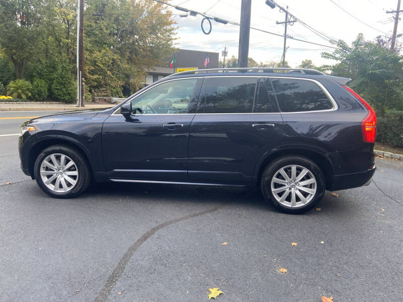 2016 Volvo XC90 T6 Momentum