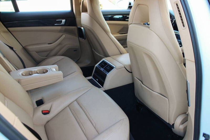 2020 Porsche Panamera