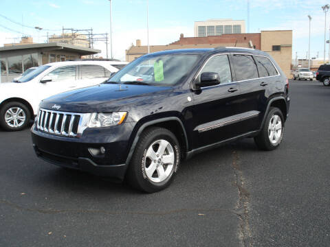 2011 Jeep Grand Cherokee for sale at Shelton Motor Company in Hutchinson KS