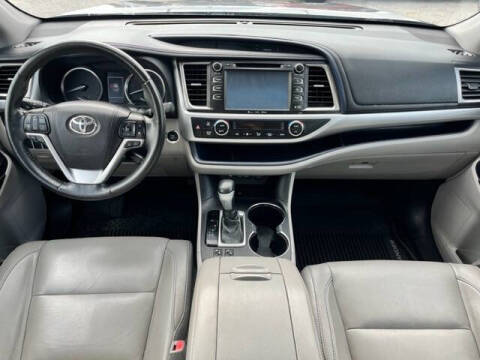 2018 Toyota Highlander SE