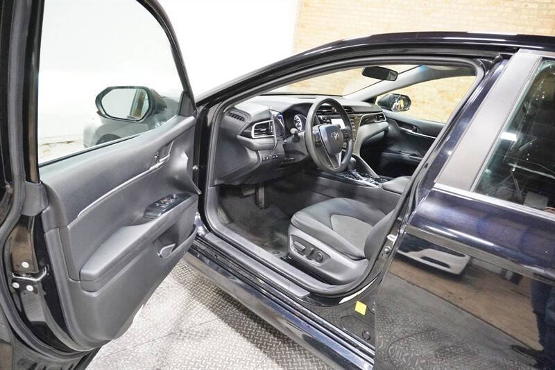 2018 Toyota Camry Hybrid LE