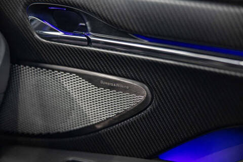 2025 Aston Martin DB12 V8