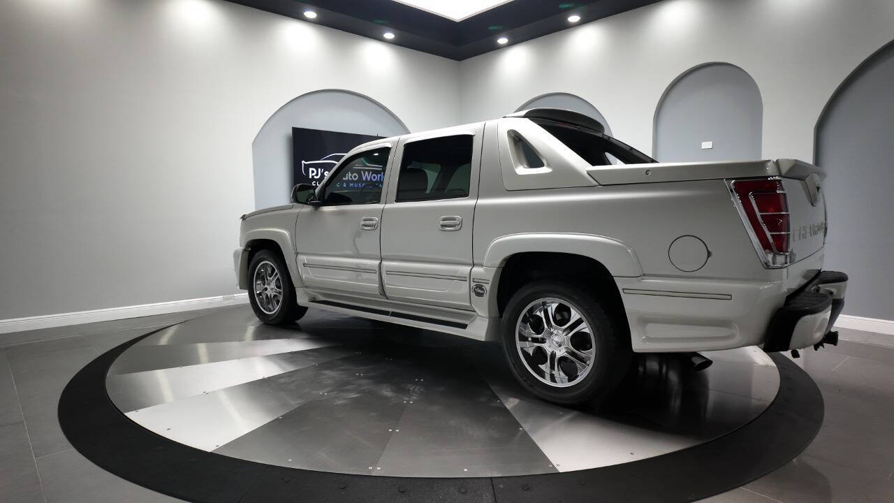 2004 Chevrolet Avalanche 19