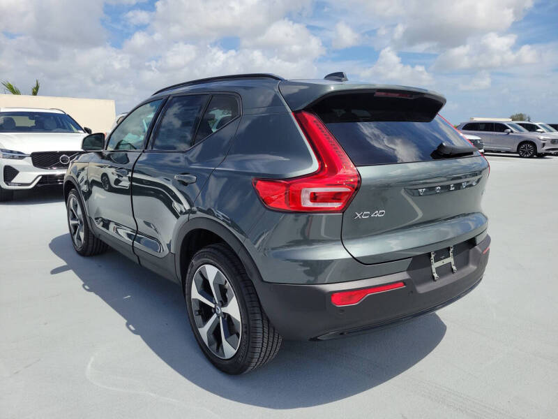 2026 Volvo XC40 B5 Plus