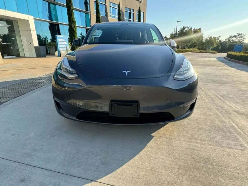 2024 Tesla Model Y Long Range