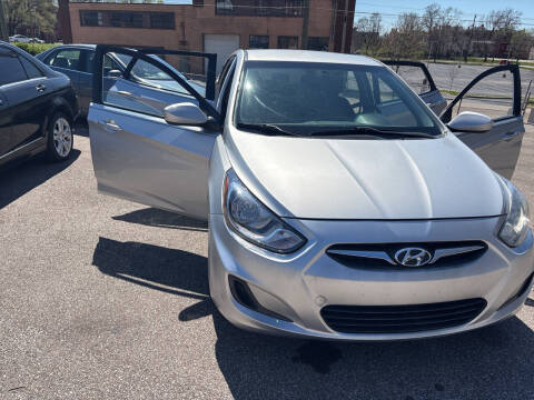 2013 Hyundai Accent GS