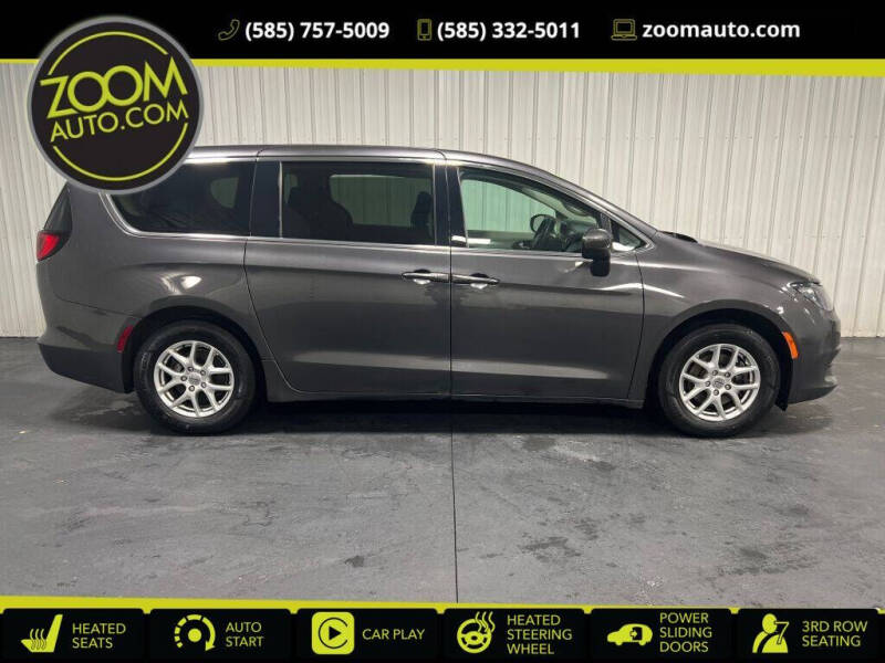 2022 Chrysler Voyager LX