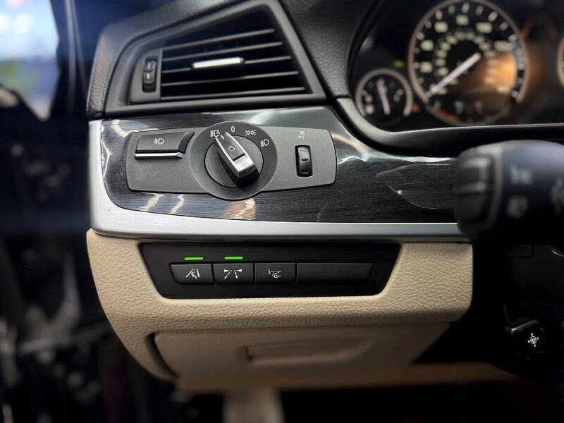 2012 BMW 5 Series 550i