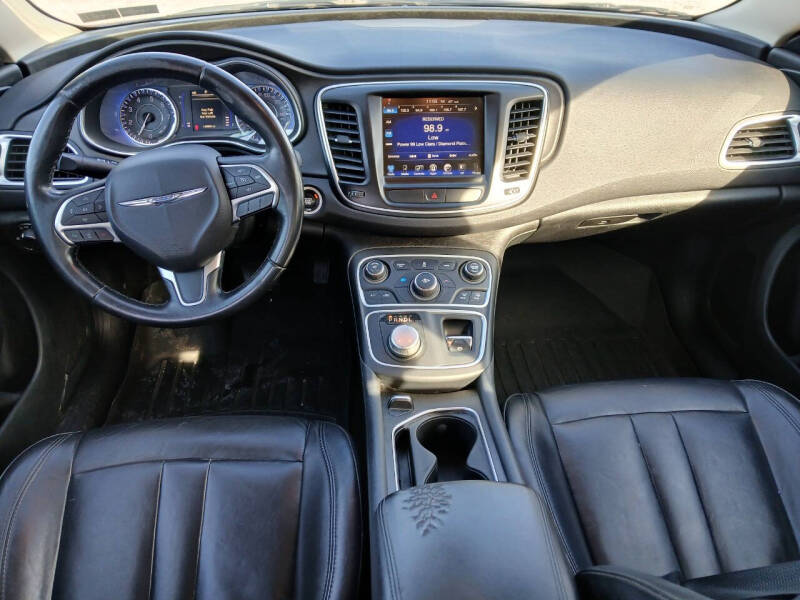 2016 Chrysler 200 Limited Platinum