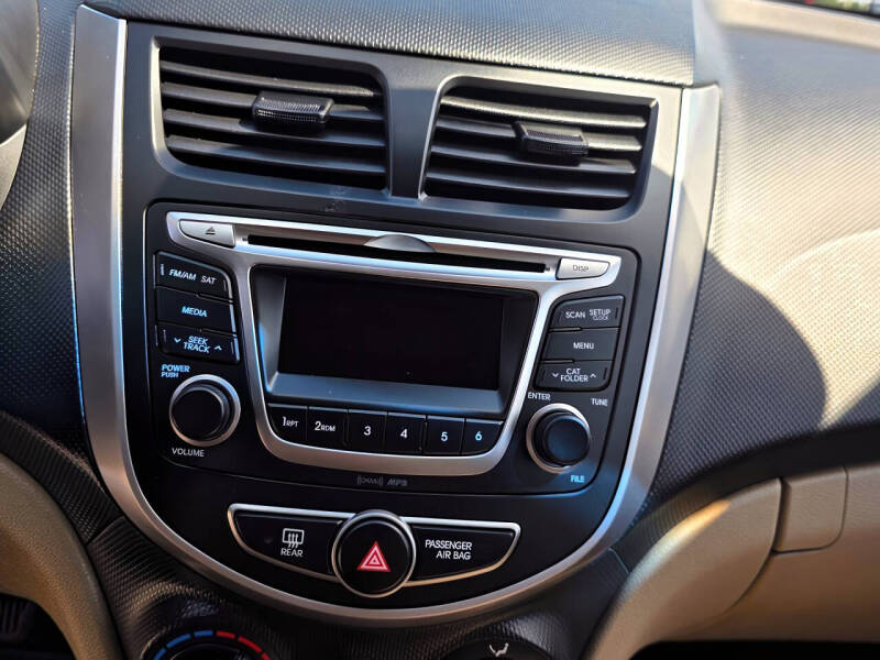 2016 Hyundai Accent SE