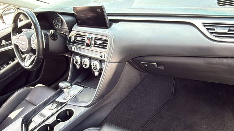 2022 Genesis G70