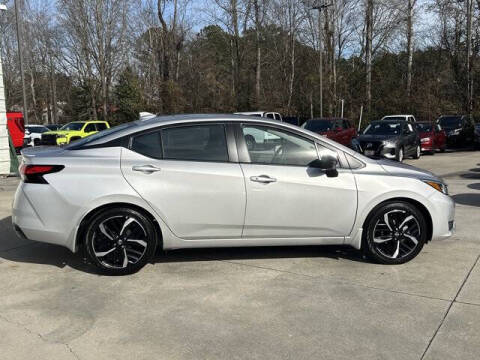 2025 Nissan Versa SR