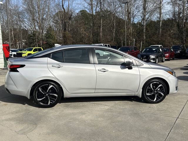 2025 Nissan Versa SR