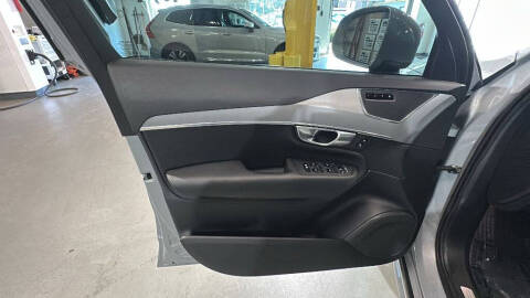 2025 Volvo XC90 B5 Core Bright Theme