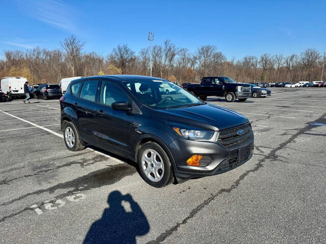 2019 Ford Escape S's photo