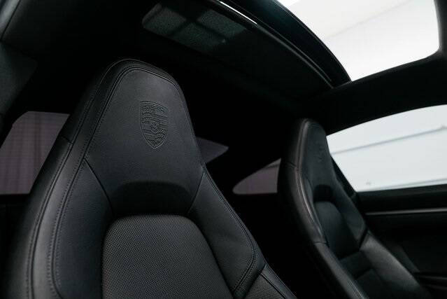 2020 Porsche 911 Carrera