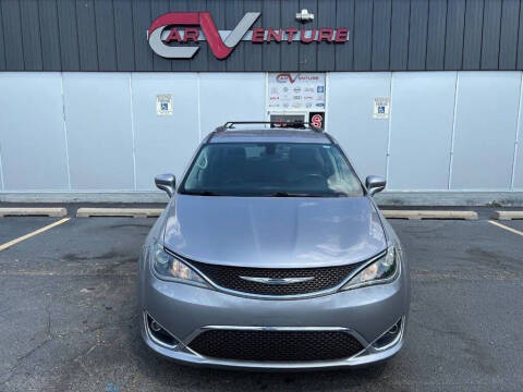 2017 Chrysler Pacifica Touring-L Plus