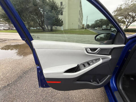 2020 Hyundai Ioniq Hybrid SE