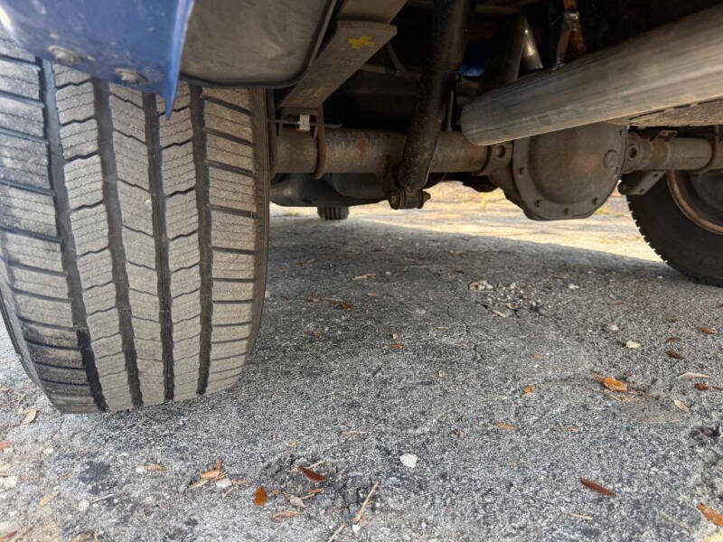 2008 Mitsubishi Raider LS