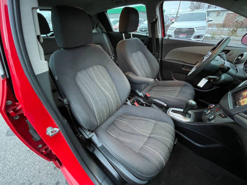 2016 Chevrolet Sonic LT Auto