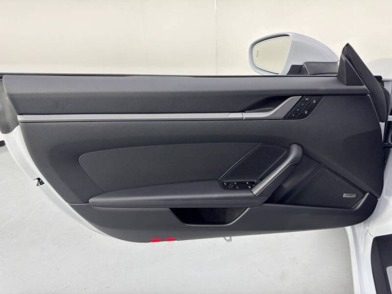 2025 Porsche 911 Carrera