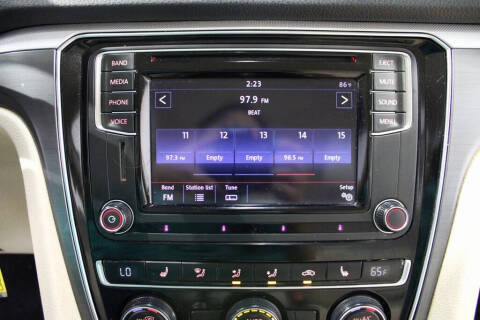 2017 Volkswagen Passat 1.8T R-Line