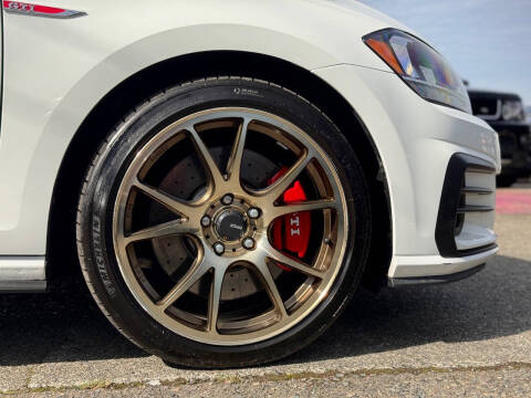 2019 Volkswagen Golf GTI S