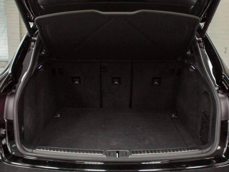 2022 Porsche Macan S