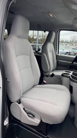 2013 Ford E-Series E-350 SD XLT