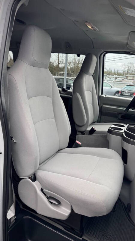 2013 Ford E-Series E-350 SD XLT