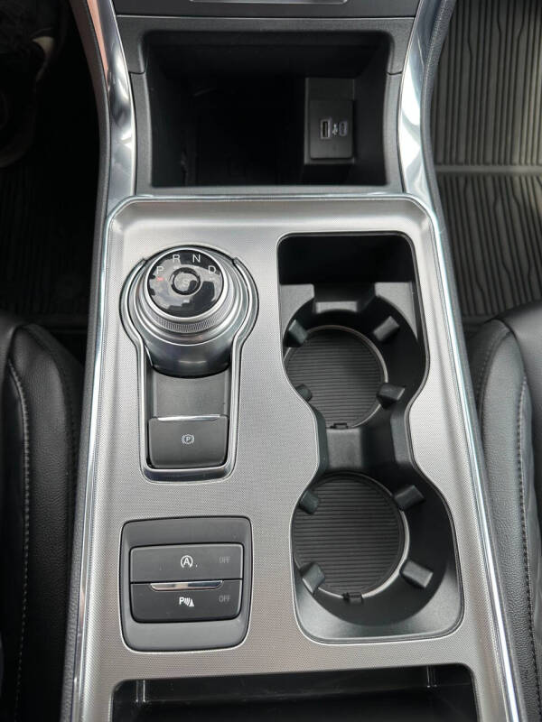 2024 Ford Edge Titanium